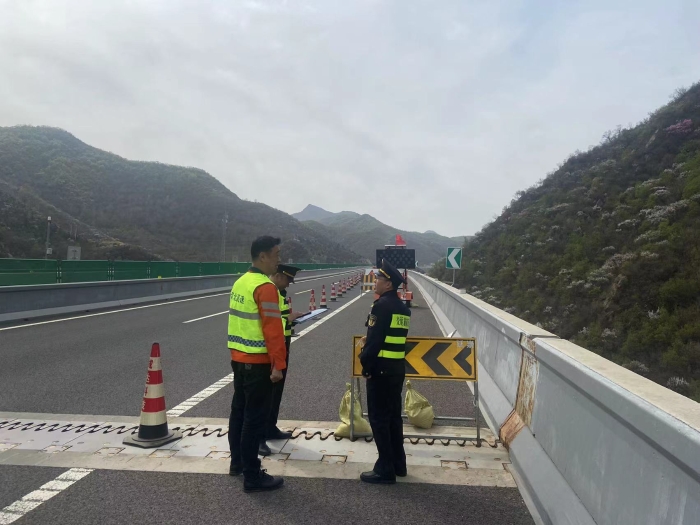 养护分公司张家口分中心延崇养护队：积极落实安全生产责任制 严守安全红线1