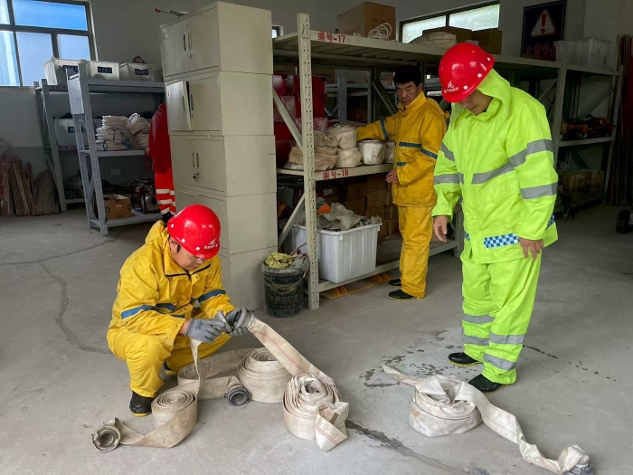 雨幕中的守护者：张家口分中心涞水西养护队蒸发池抽水作业纪实1