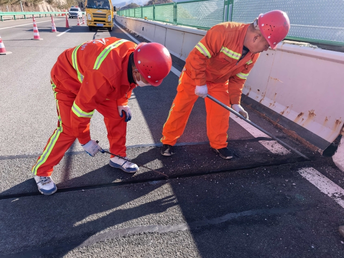 立行除隐患！张家口分中心张家口养护队精准养护筑牢安全防线