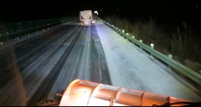 六战六捷护畅通！张家口分中心沽源养护队零下20℃鏖战第六场降雪