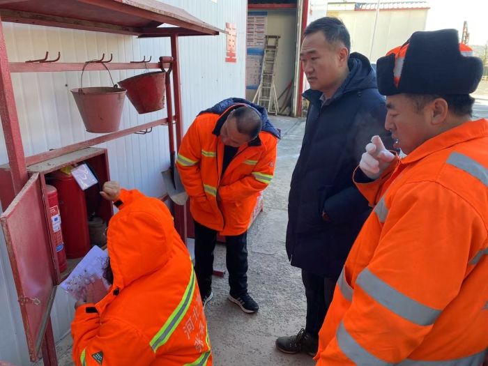 张家口分中心张家口养护队：拧紧“年终安全阀”筑牢岁末安全防线