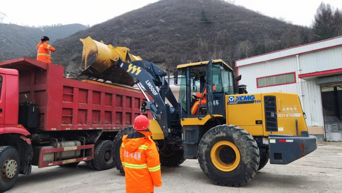 以雪为令 联动攻坚 养护分公司张家口分中心除雪保畅