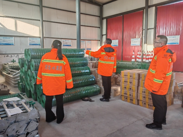 张家口分中心宣化养护队：开展元旦前安全检查，筑牢节前安全防线