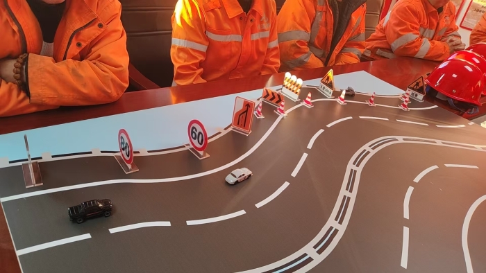 74aff3ca10174c0824ff8041bb7e426f