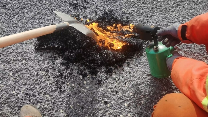 张家口分中心崇礼养护队：橙色守护不打烊，日夜奋战保春运1