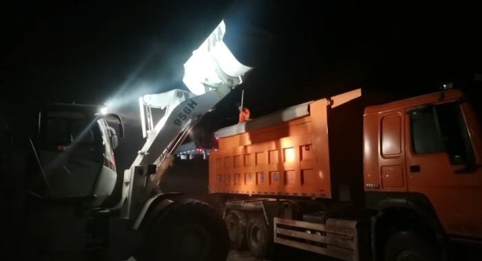 雪落即令   橙光再启—张家口分中心崇礼养护队鏖战冰雪保畅通.