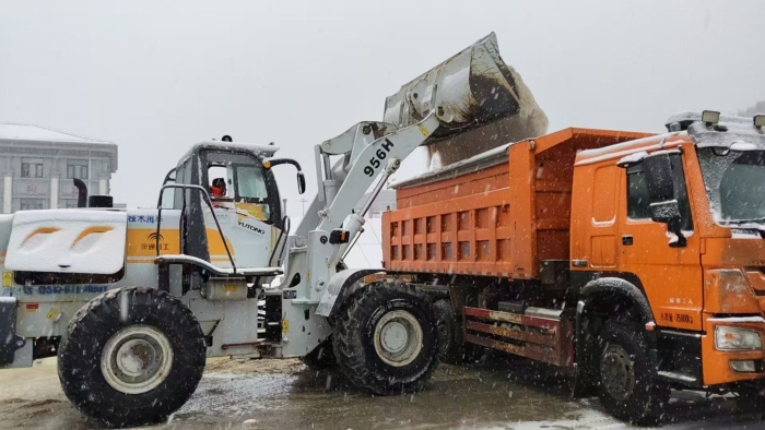 风雪砺初心 保畅通显担当——河北高速养护分公司张家口分中心高效开展除雪保畅工作1