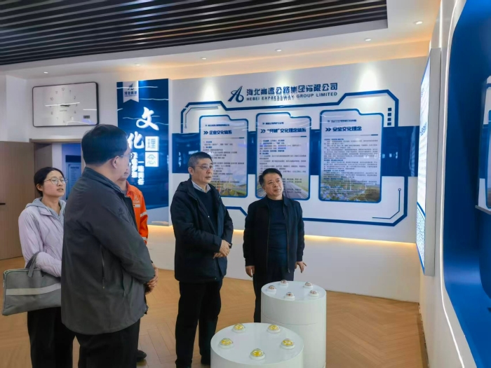 省交通运输厅与集团公司莅临养护分公司张家口分中心开展安全生产督导检查1