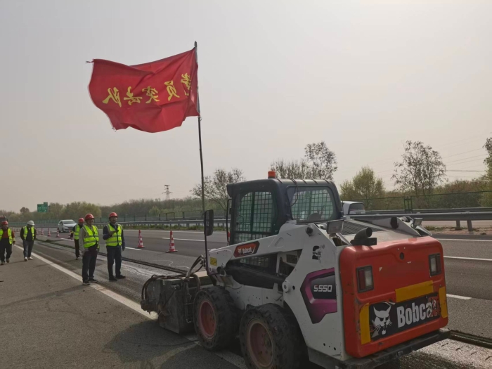 养护分公司张家口分中心：安全第一筑防线  党业融合树样板 1