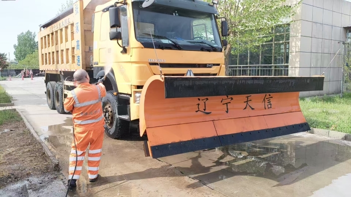 养护分公司张家口分中心涞水北养护队设备焕新“焕”活力 精检细护保畅通