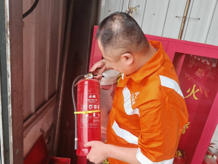 养护分公司张家口分中心涞水北养护队：深入开展安全生产大检查 全面筑牢安全防线